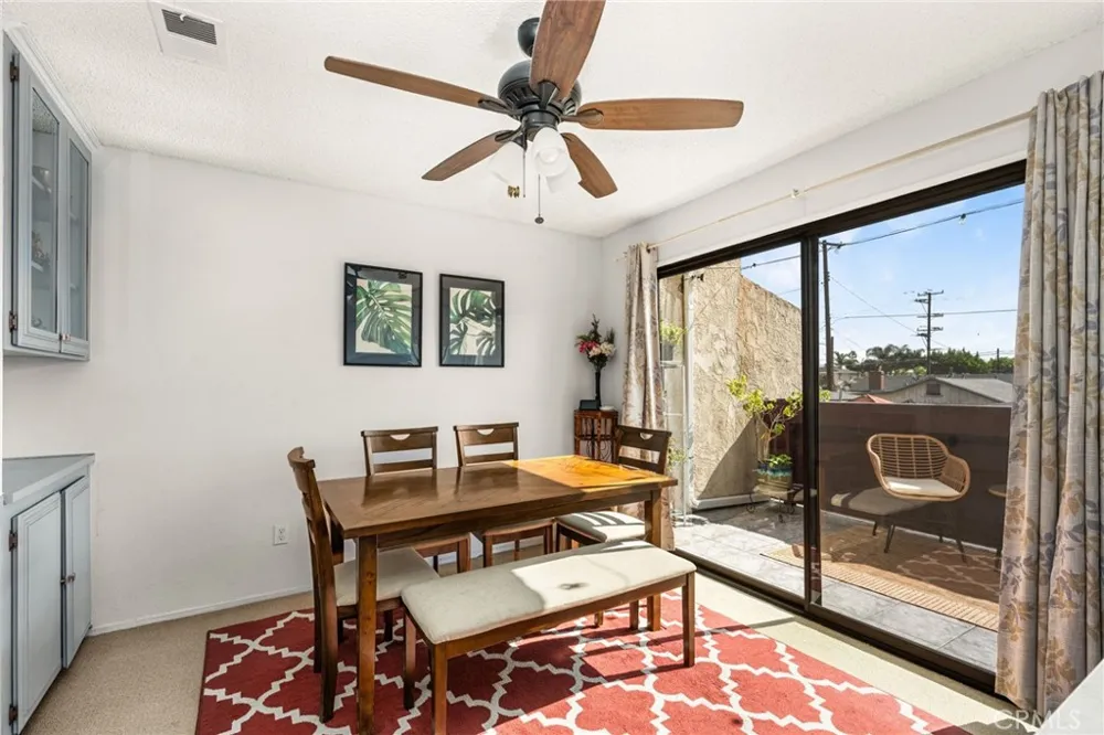 320 W 220th Unit 4 Carson, CA 90745