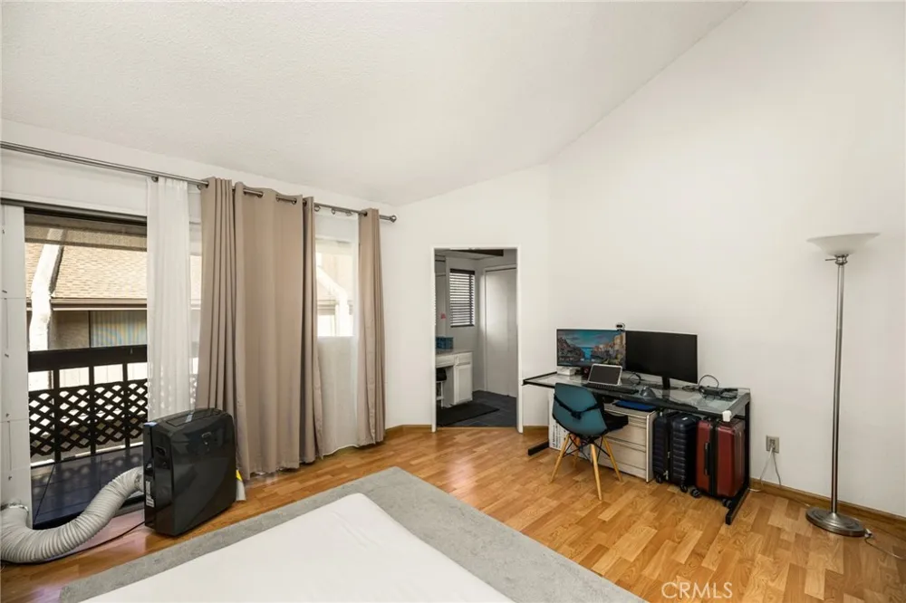 320 W 220th Unit 4 Carson, CA 90745