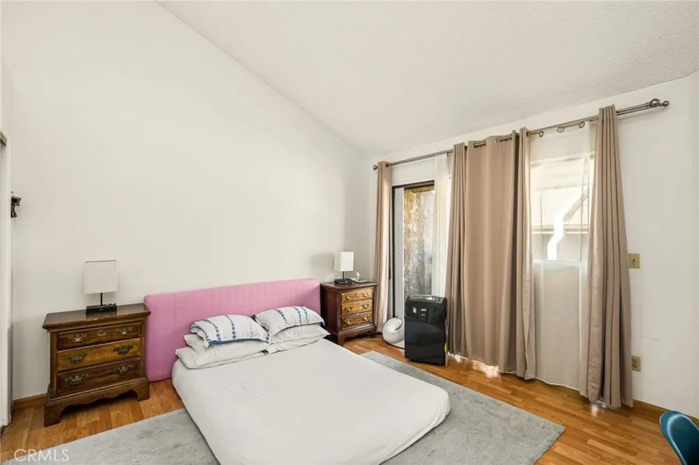 320 W 220th Unit 4 Carson, CA 90745