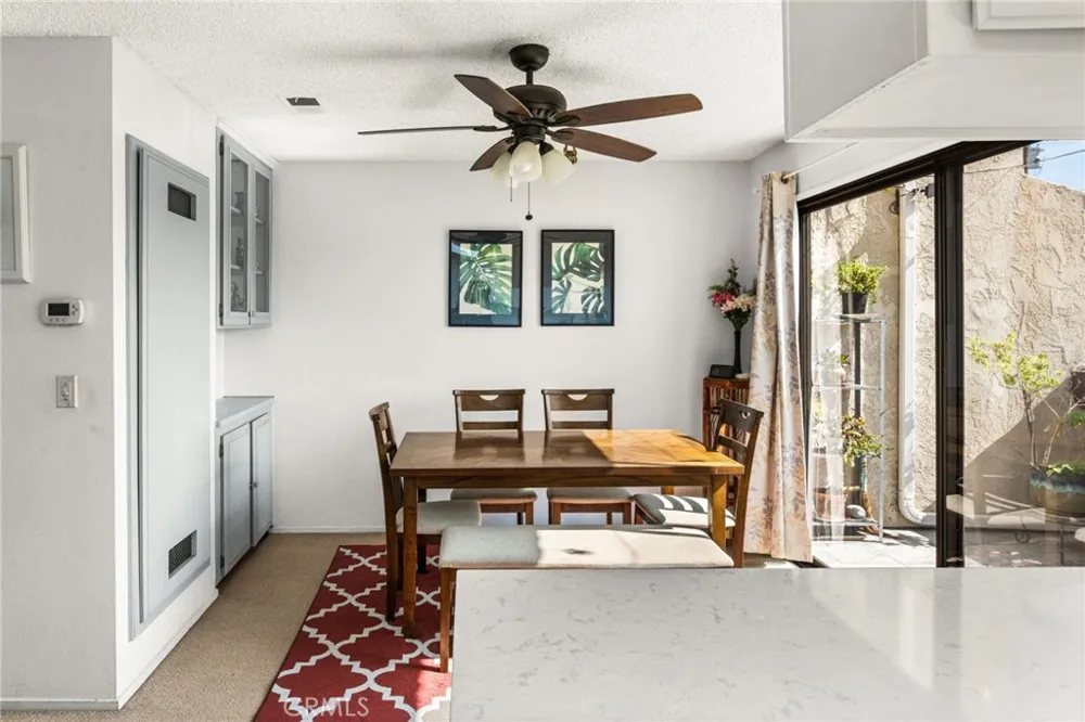320 W 220th Unit 4 Carson, CA 90745