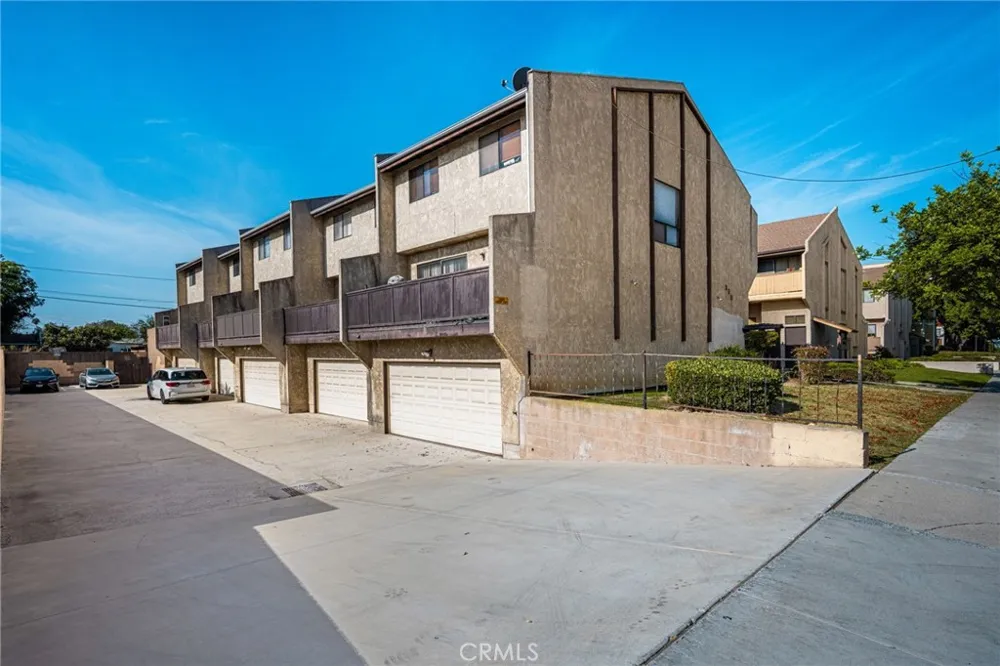 320 W 220th Unit 4 Carson, CA 90745