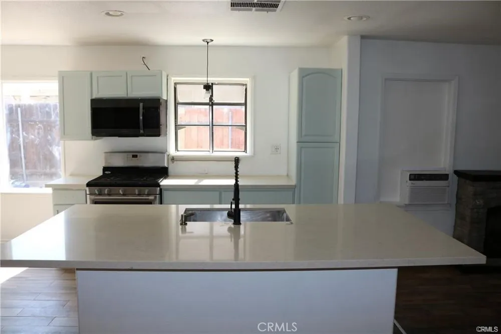 27338 Foster Highland, CA 92346