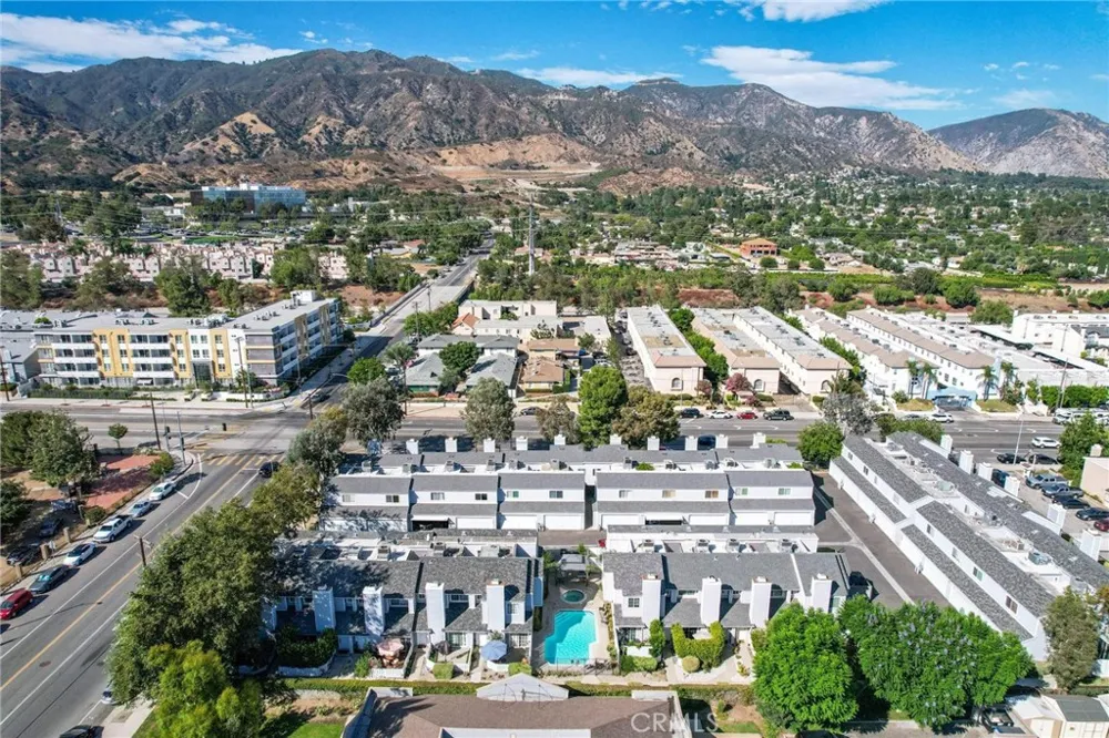 14380 Foothill Blvd #1 Los Angeles, CA 91342