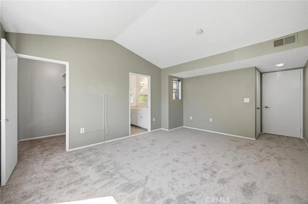 14380 Foothill Blvd #1 Los Angeles, CA 91342