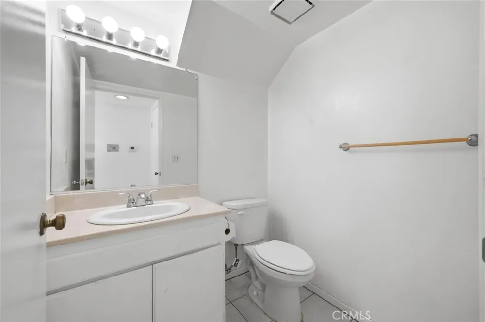 14380 Foothill Blvd #1 Los Angeles, CA 91342