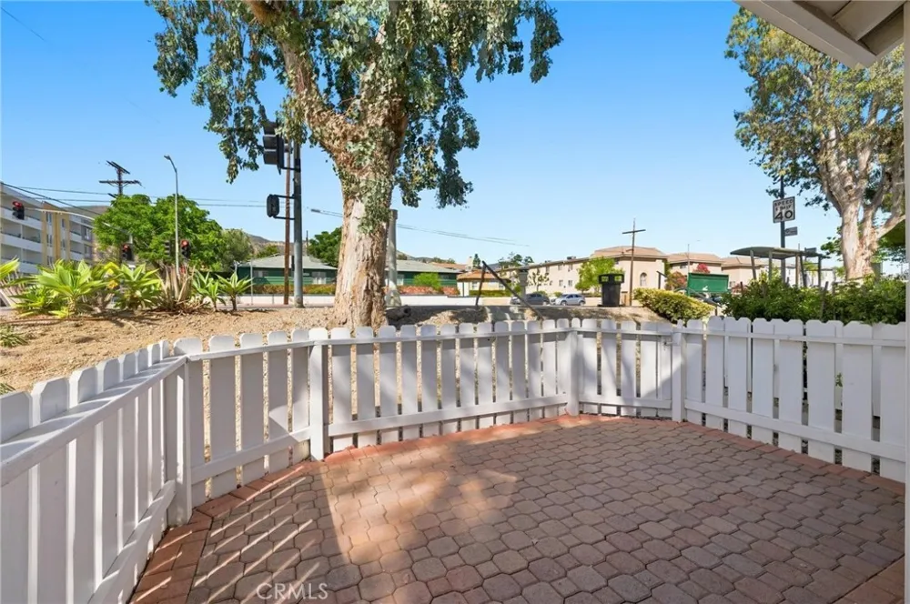 14380 Foothill Blvd #1 Los Angeles, CA 91342