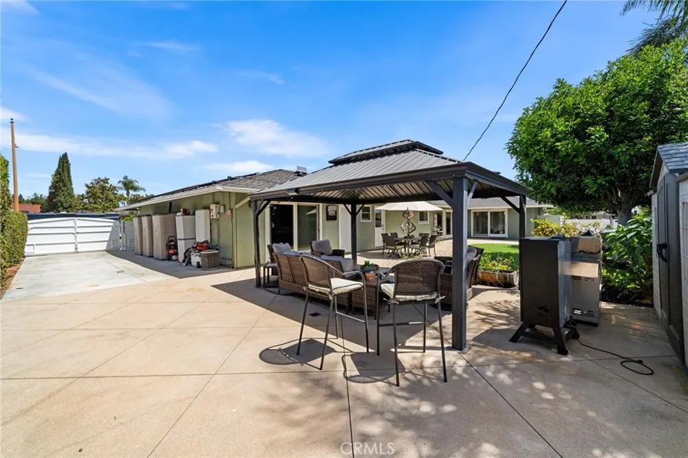 18612 Newton Avenue North Tustin, CA 92705