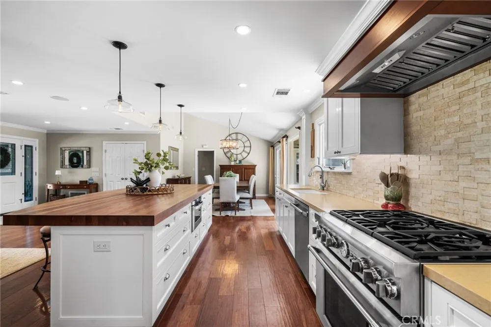 18612 Newton Avenue North Tustin, CA 92705