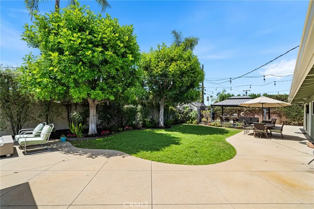 18612 Newton Avenue North Tustin, CA 92705
