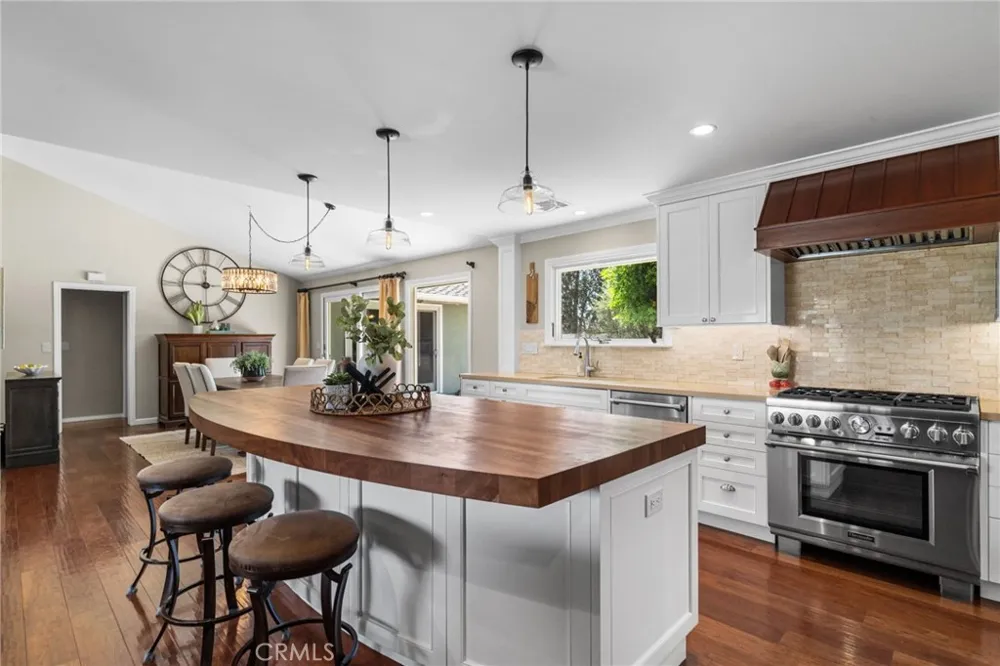 18612 Newton Avenue North Tustin, CA 92705