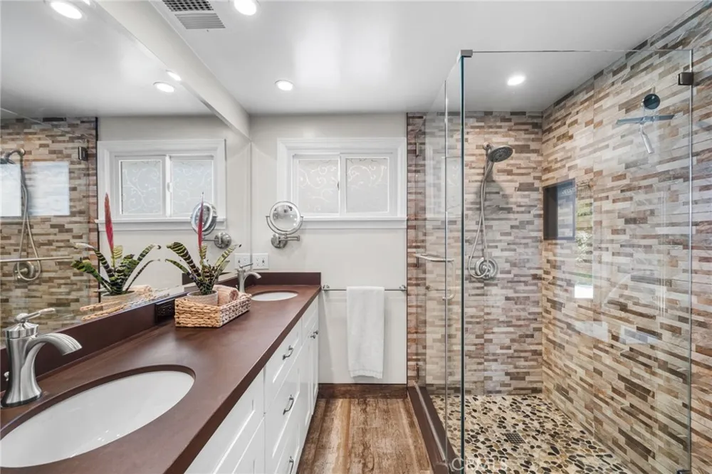 18612 Newton Avenue North Tustin, CA 92705
