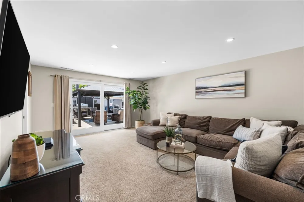 18612 Newton Avenue North Tustin, CA 92705