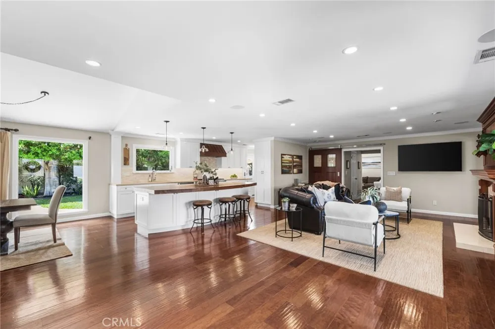 18612 Newton Avenue North Tustin, CA 92705