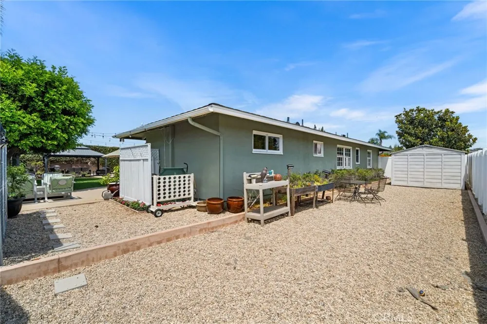 18612 Newton Avenue North Tustin, CA 92705