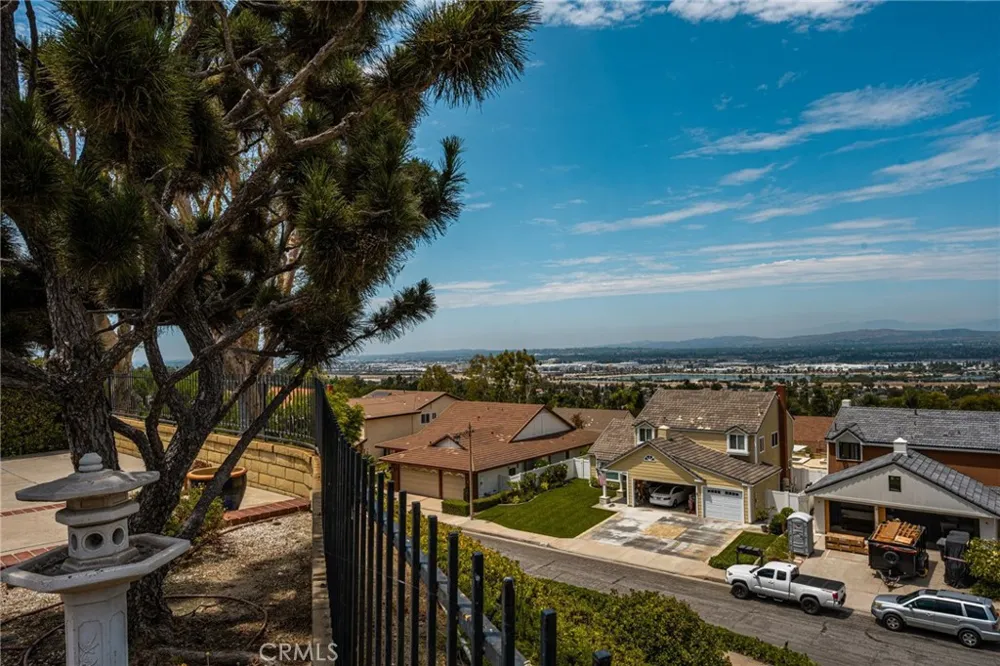 4431 E Olive Branch Anaheim, CA 92807