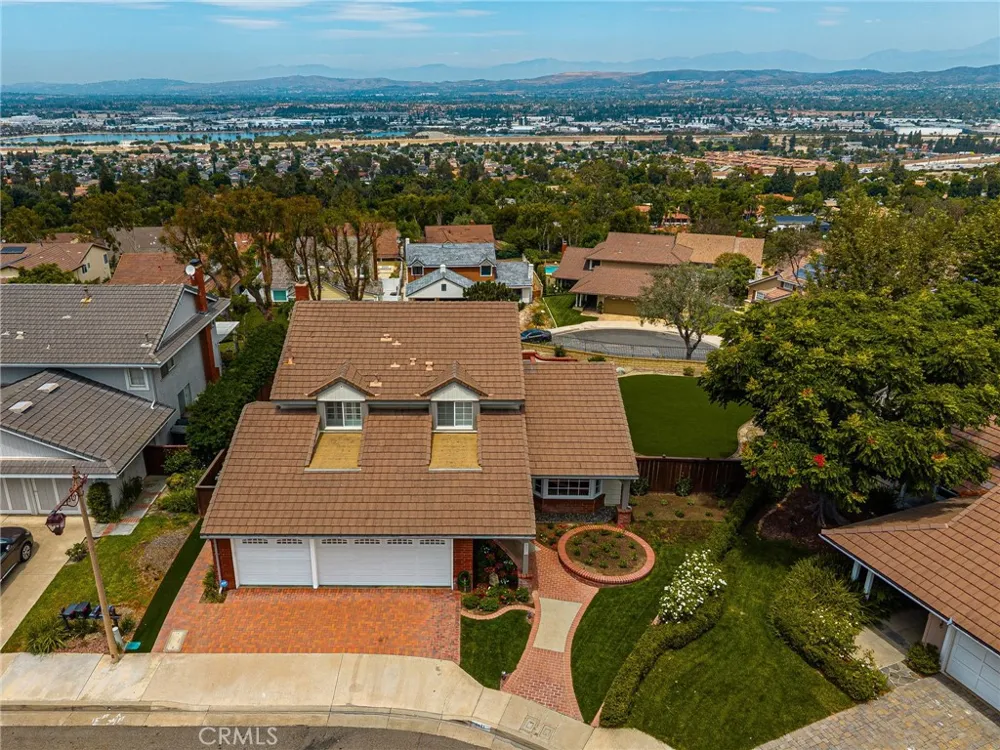 4431 E Olive Branch Anaheim, CA 92807
