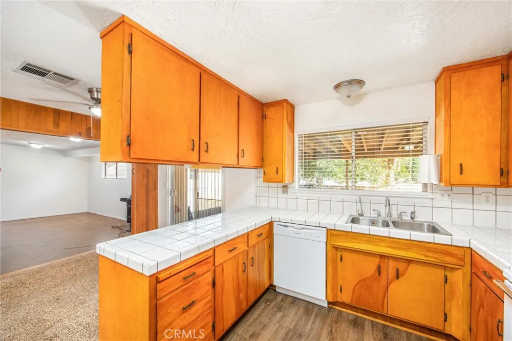9419 Guava Hesperia, CA 92345