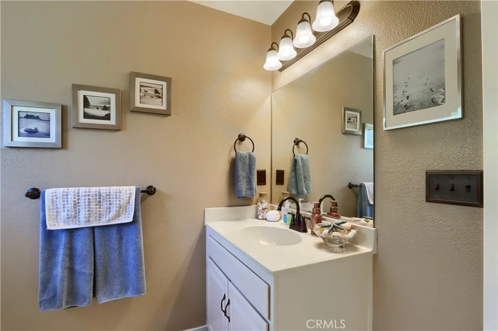 38393 Crestview Lane Oakhurst, CA 93644
