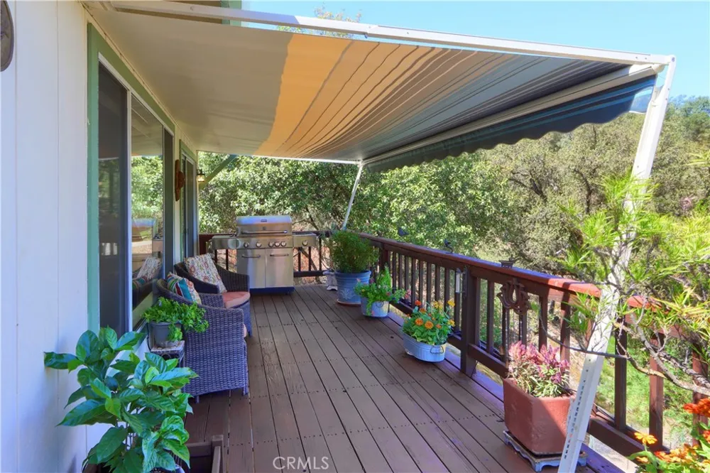 38393 Crestview Lane Oakhurst, CA 93644