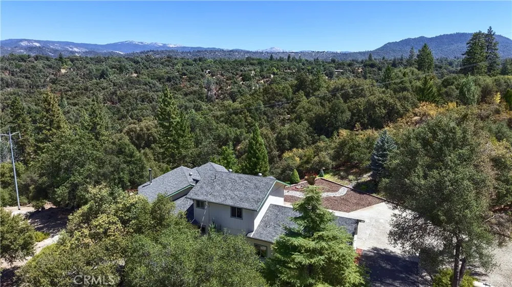 38393 Crestview Lane Oakhurst, CA 93644