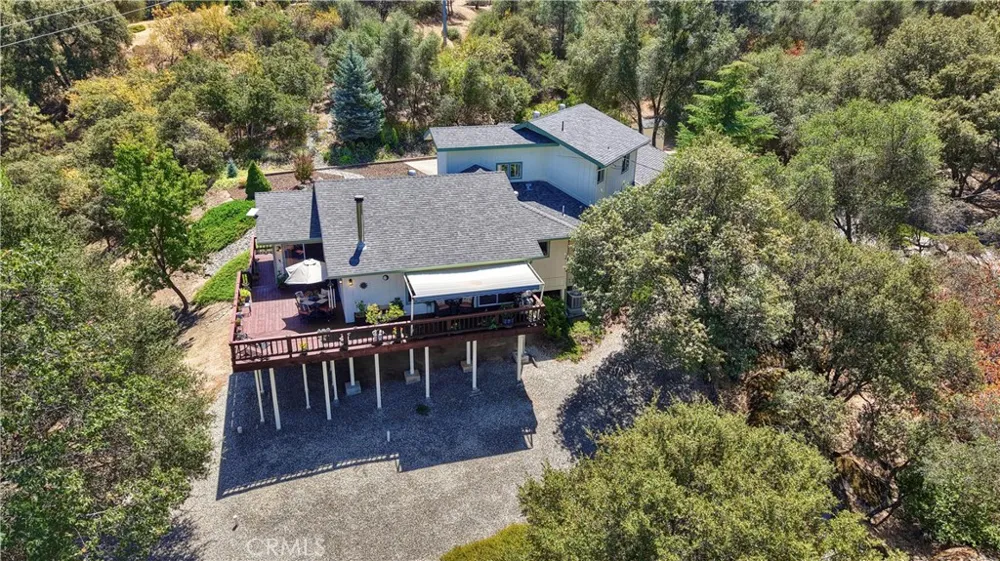 38393 Crestview Lane Oakhurst, CA 93644