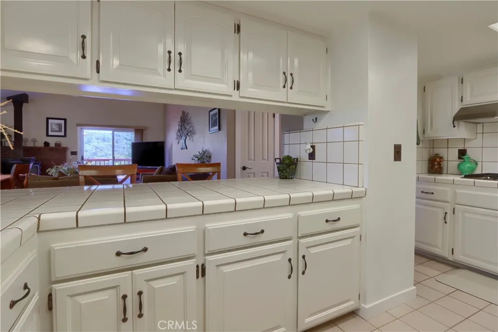 38393 Crestview Lane Oakhurst, CA 93644