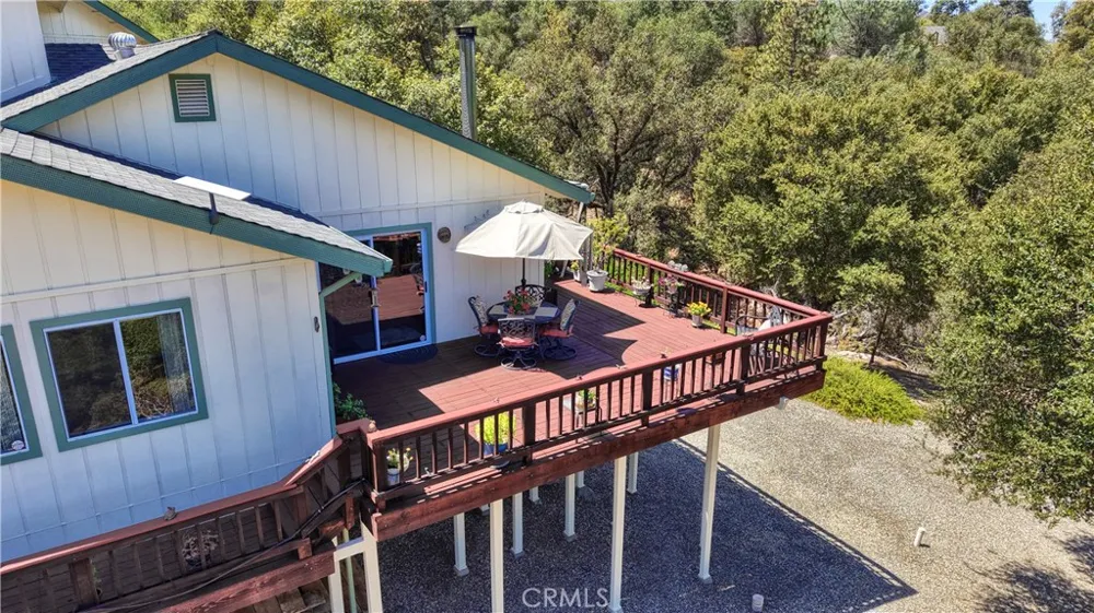 38393 Crestview Lane Oakhurst, CA 93644