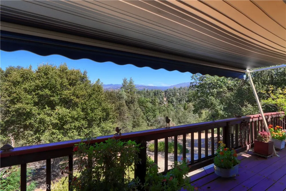 38393 Crestview Lane Oakhurst, CA 93644