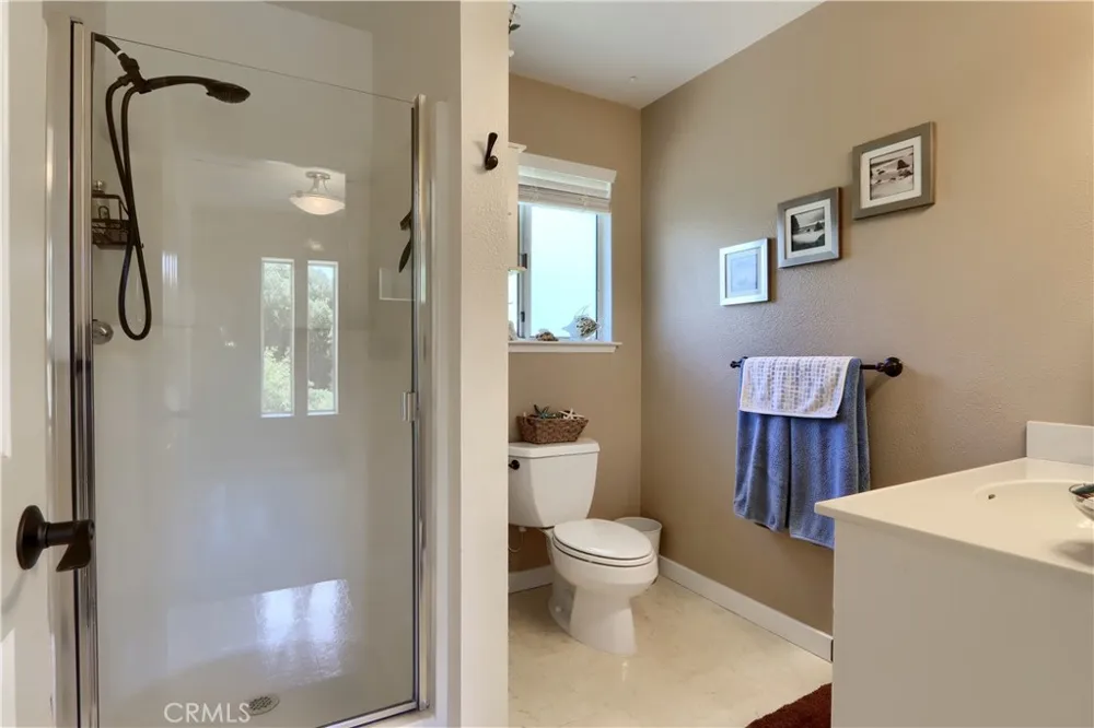 38393 Crestview Lane Oakhurst, CA 93644