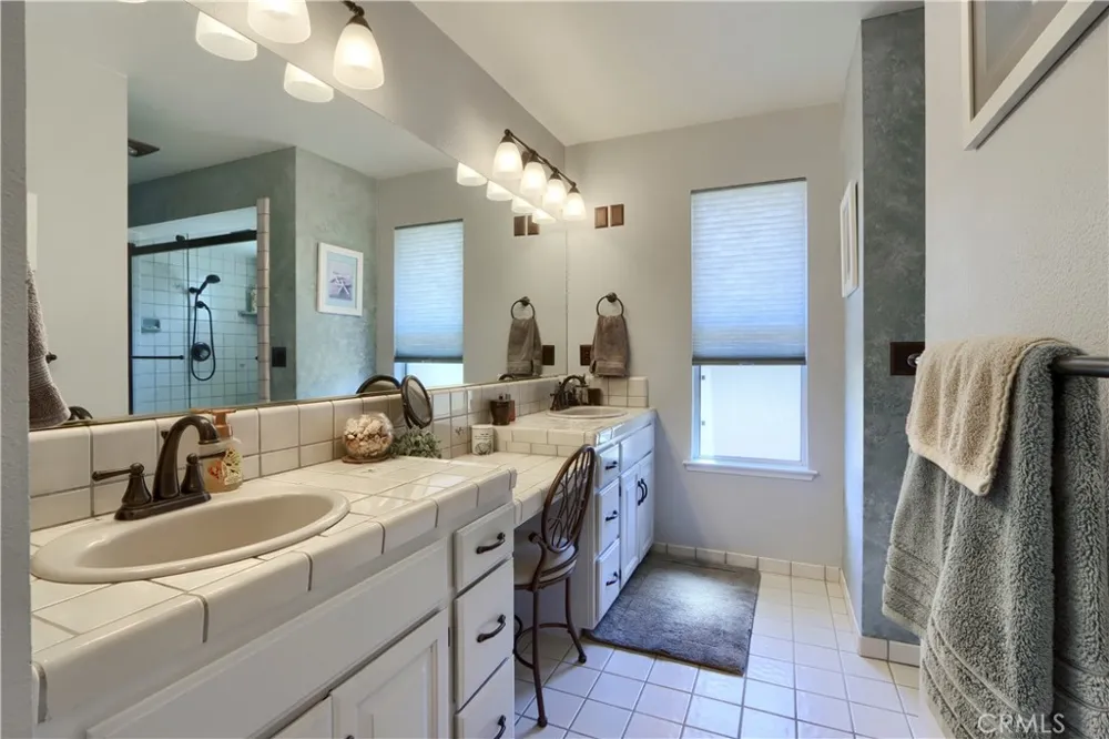 38393 Crestview Lane Oakhurst, CA 93644