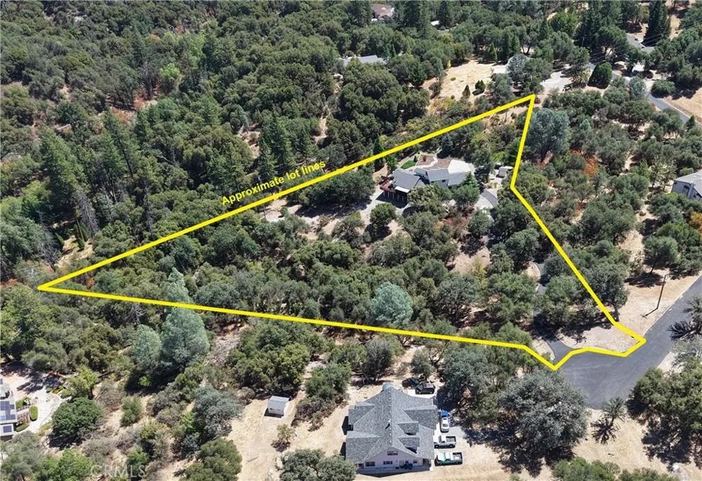 38393 Crestview Lane Oakhurst, CA 93644