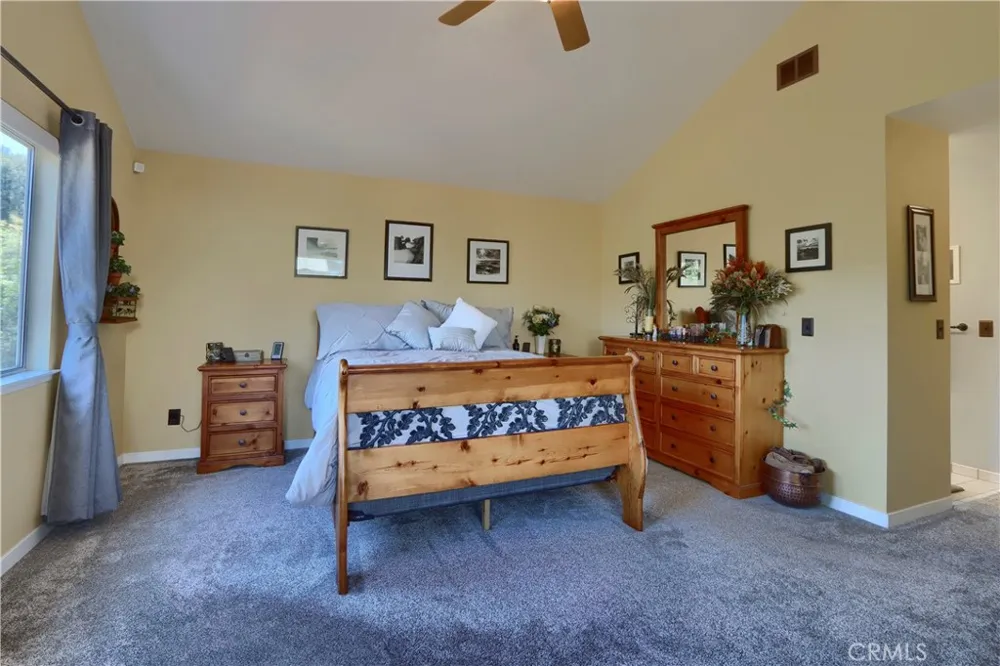 38393 Crestview Lane Oakhurst, CA 93644