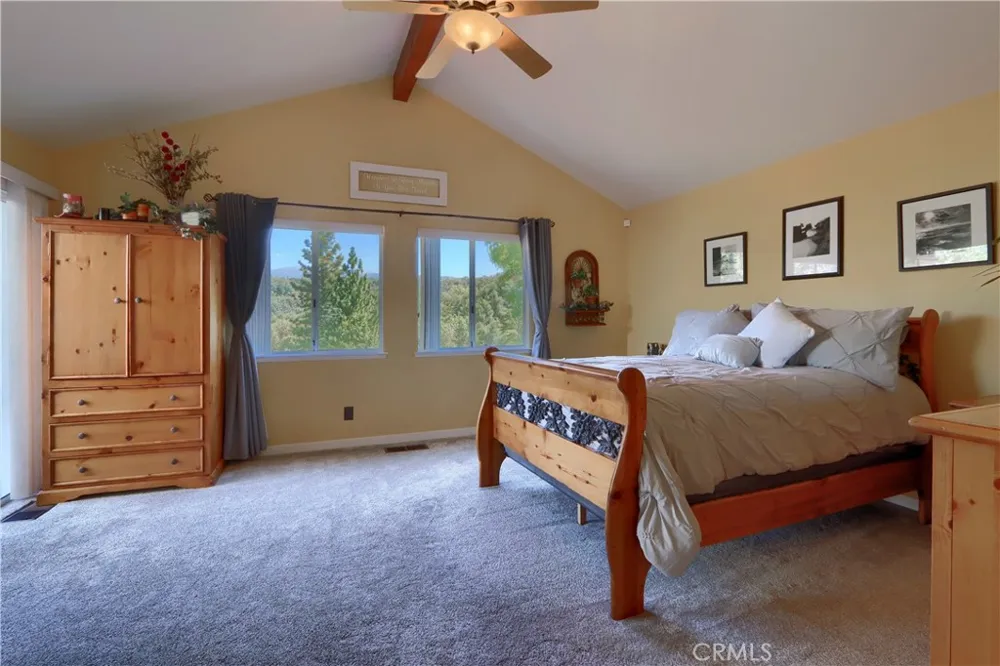 38393 Crestview Lane Oakhurst, CA 93644