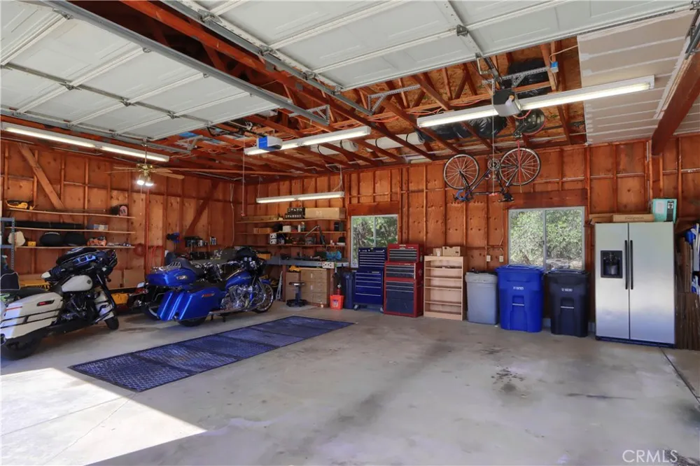 38393 Crestview Lane Oakhurst, CA 93644