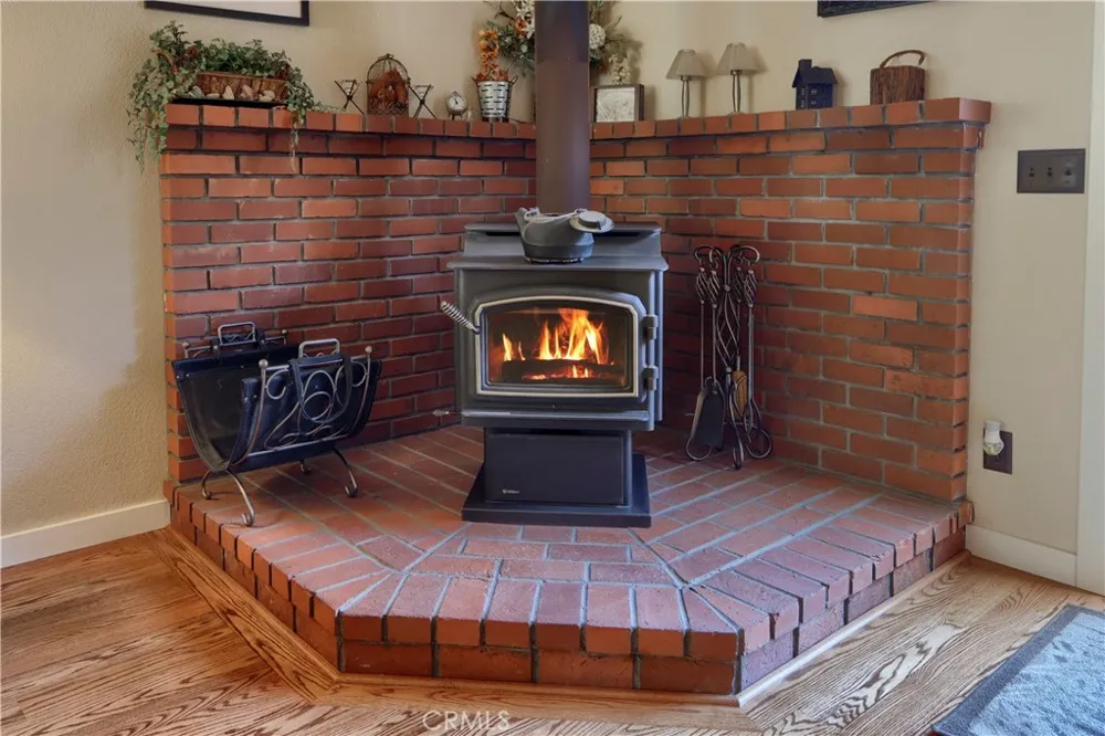 38393 Crestview Lane Oakhurst, CA 93644