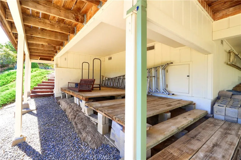 38393 Crestview Lane Oakhurst, CA 93644