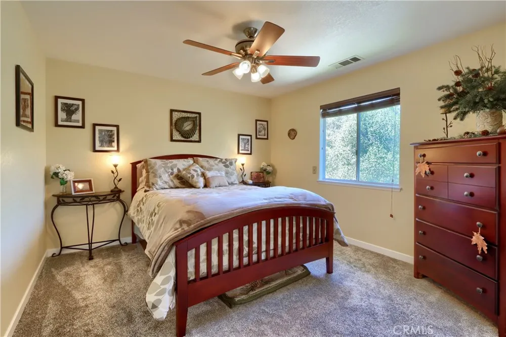 38393 Crestview Lane Oakhurst, CA 93644