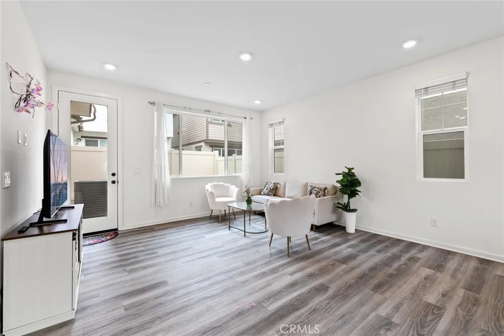 10281 Trickle Riverside, CA 92503