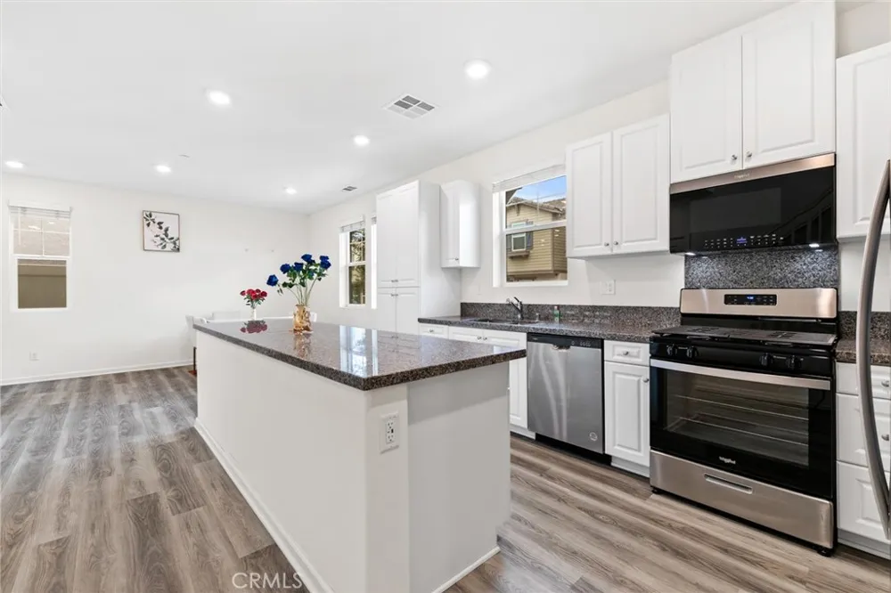 10281 Trickle Riverside, CA 92503