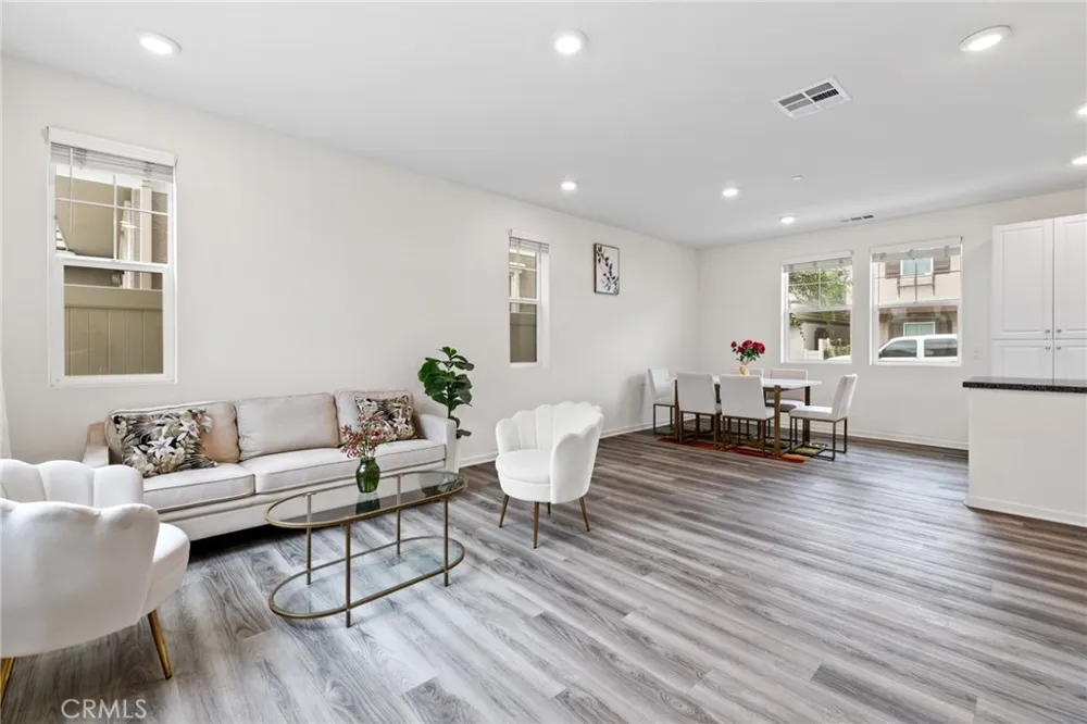 10281 Trickle Riverside, CA 92503