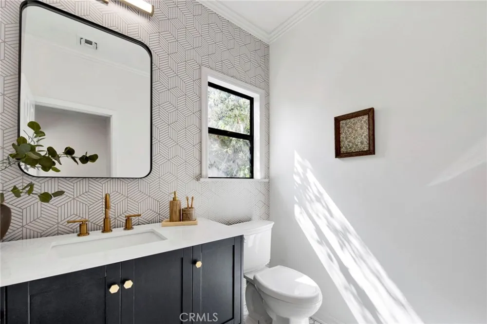 464 Mariposa Sierra Madre, CA 91024