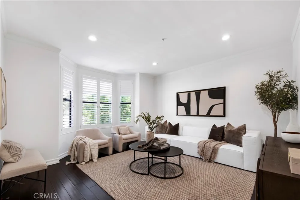 464 Mariposa Sierra Madre, CA 91024