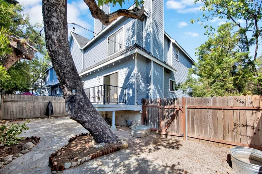 464 Mariposa Sierra Madre, CA 91024