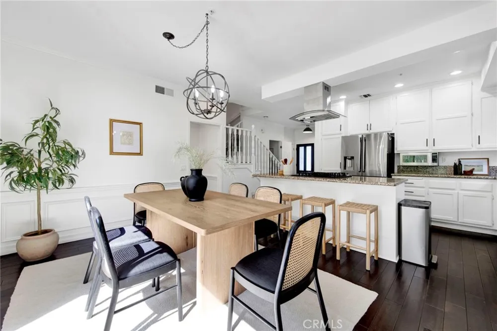 464 Mariposa Sierra Madre, CA 91024