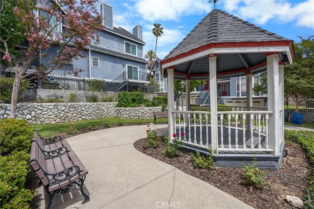 464 Mariposa Sierra Madre, CA 91024