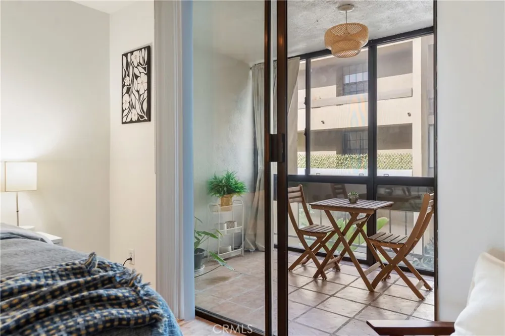740 Kings Road #208 Los Angeles, CA 90069