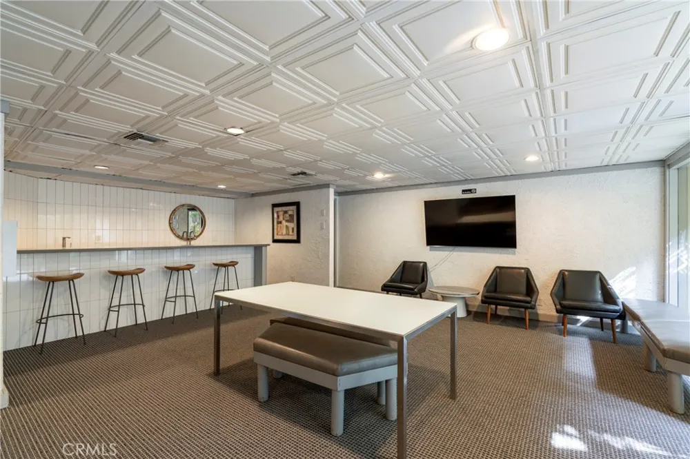 740 Kings Road #208 Los Angeles, CA 90069