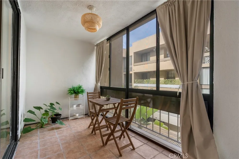 740 Kings Road #208 Los Angeles, CA 90069