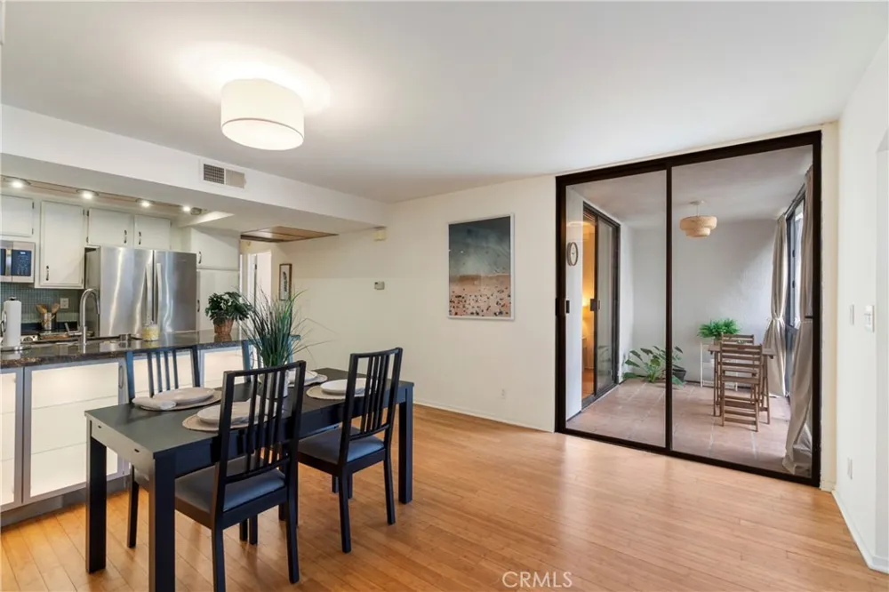 740 Kings Road #208 Los Angeles, CA 90069