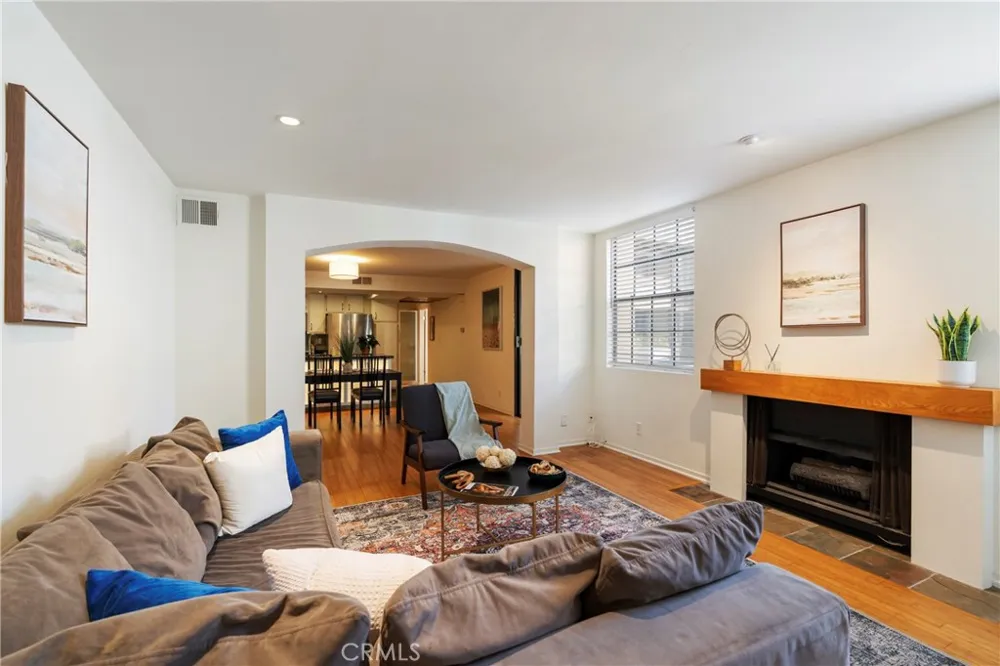 740 Kings Road #208 Los Angeles, CA 90069